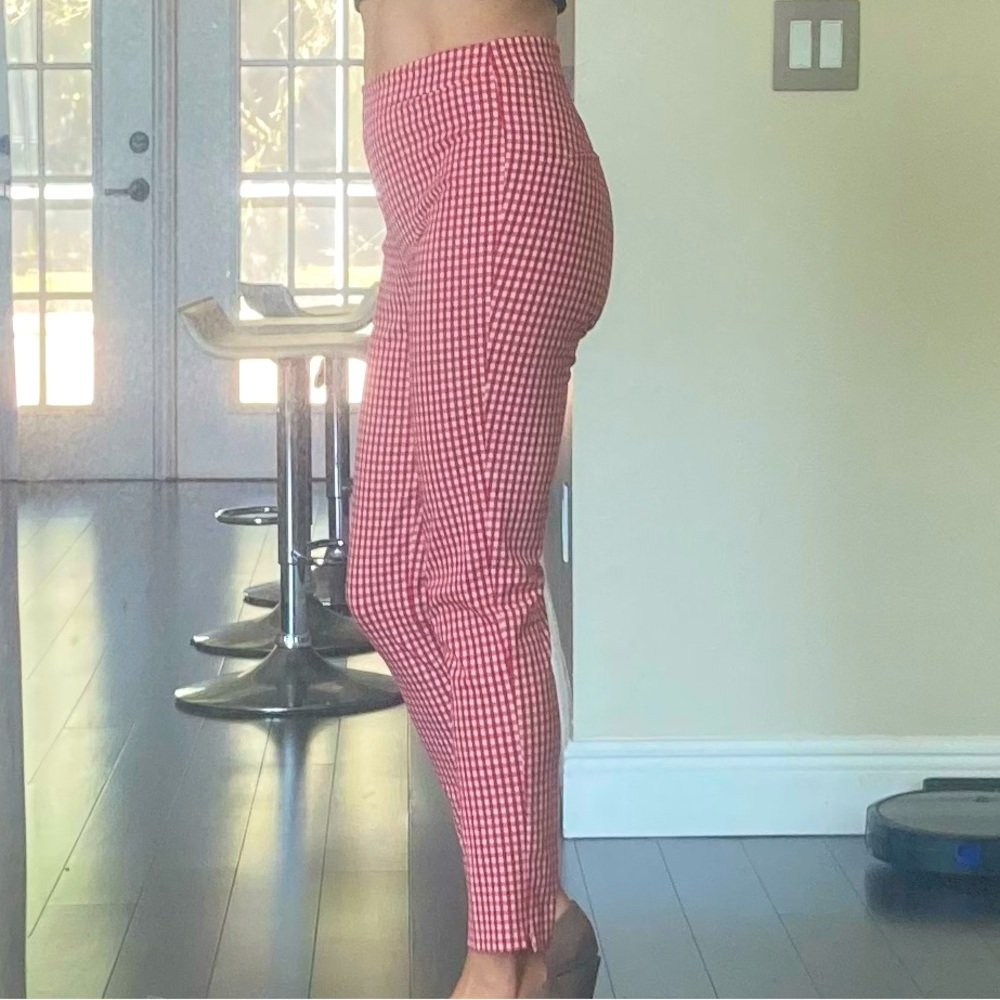 Stradivarius Pink Ankle Cropped Pants